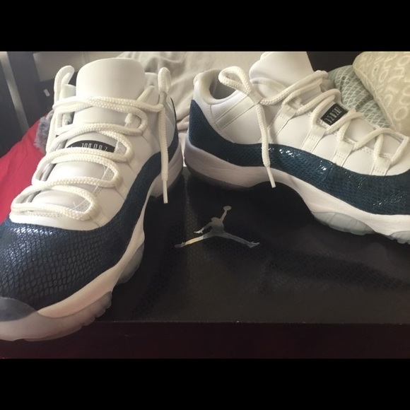 Navy Blue SNAKESKIN 11s LOW - Picture 3 of 3